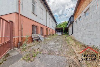Dva domy. Jeden domov. Jedna podnikatelská příležitost.
V sr