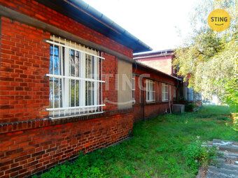 We offer exclusively for rent an office on the first floor of 25 sqm