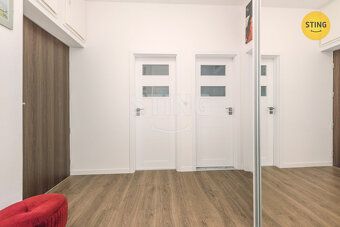 Nabízíme velmi pěkný byt 3+kk (77 m2) s balkónem (5 m2) v sa