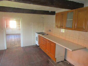 We offer for sale a historically protected farmstead in Rašovice near Litoměřice