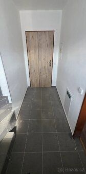 💎 NOVÝ MEZONET 3+kk, 96 m² + ZAHRADA – První nájemce Text in