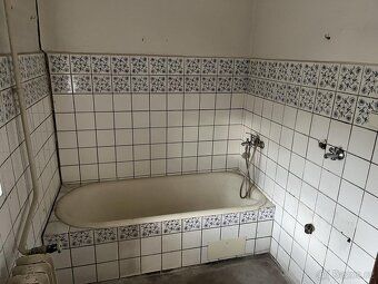 Tento rodinný dům o rozloze 48 m2 se nachází v klidné části 