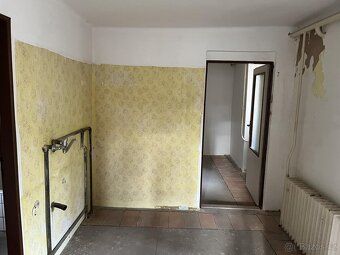 Tento rodinný dům o rozloze 48 m2 se nachází v klidné části 
