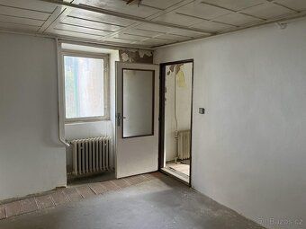 Tento rodinný dům o rozloze 48 m2 se nachází v klidné části 