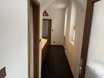 Nabízíme k prodeji atypický rodinný dům v centru Nového Bydž