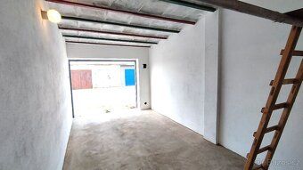 Nabízím k prodeji nově zrekonstruovanou řadovou garáž, 18 m²
