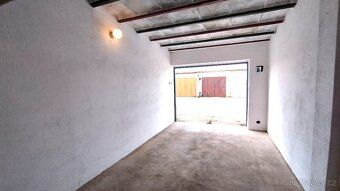 Nabízím k prodeji nově zrekonstruovanou řadovou garáž, 18 m²