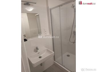 služby 3000 Kč /1 osoba + elektoměr, dvě osoby 3500 Kč +el, 