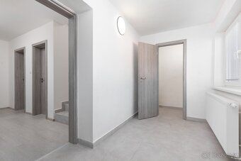 We offer for sale a completely renovated family house 4+ kk