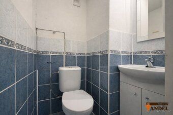 Ve výhradním zastoupení majitele nabízíme k prodeji prostorn