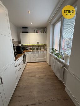 Nabízíme k pronájmu zařízený byt o dispozici 2+1 na ulici Ge