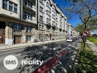 Nabízíme k pronájmu světlý byt s jedinečným výhledem o dispo