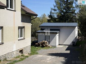 , Prodej investičního rodinného domu se čtyřmi bytovými jedn