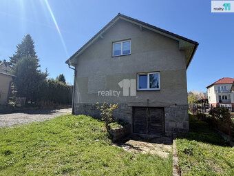 , Prodej investičního rodinného domu se čtyřmi bytovými jedn
