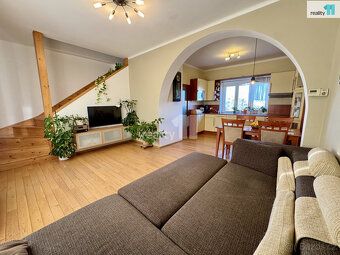For sale semi-detached family house 5+kitchenette, 140 sq.m., with land 227 sq.m.
