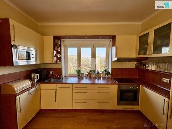 For sale semi-detached family house 5+kitchenette, 140 sq.m., with land 227 sq.m.