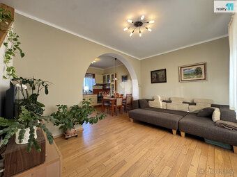 For sale semi-detached family house 5+kitchenette, 140 sq.m., with land 227 sq.m.