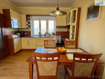 For sale semi-detached family house 5+kitchenette, 140 sq.m., with land 227 sq.m.