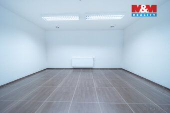Nabízíme ke koupi udržovaný polyfunkční dům na prestižní adr