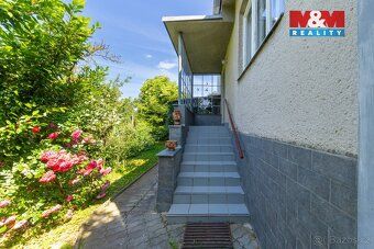 Prodej rodinné vily 4+1 s balkonem, na pozemku 1510 m² s uži