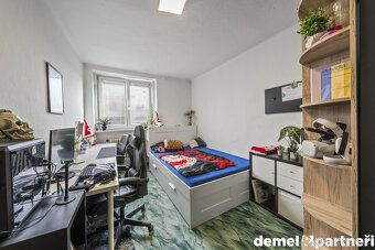 Looking for a house big enough to fit lots of people?