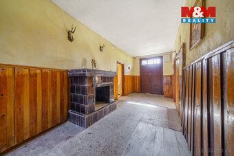 We offer for sale a historic cottage by the pond in Jindřichovice