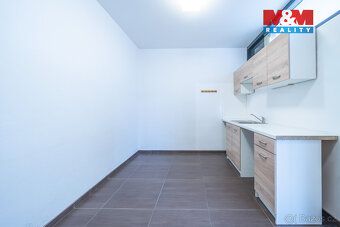 Nabízíme ke koupi udržovaný polyfunkční dům na prestižní adr