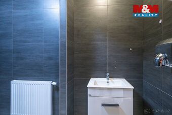 Nabízíme ke koupi udržovaný polyfunkční dům na prestižní adr
