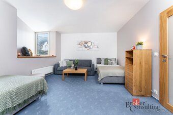 Apartmán 3+kk s terasou, 2 garážemi a výhledem – HarrachovBy