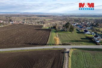 Nabízíme k prodeji pozemek o rozloze 1918 m², situovaný na k