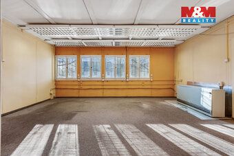 Nabízíme k prodeji obchodní/administrativní, víceúčelový kom