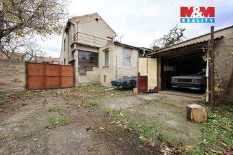 Nabízíme k prodeji podsklepený rodinný dům v klidné části ob