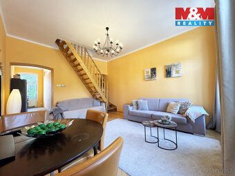 Na prodej nabízíme prostorný byt o velikosti 96 m², který se