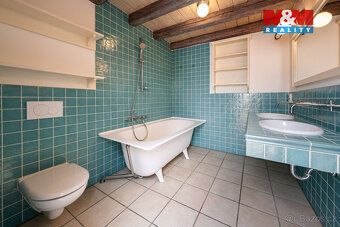 We offer for sale a spacious 4+kk apartment with usable area of 113 m²