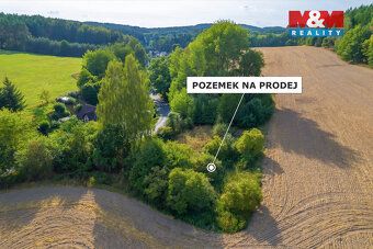 We offer for purchase a set of 4 plots totaling 2833 sqm in the cadastral area of Drevcice.