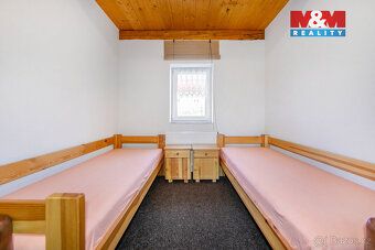 I am exclusively presenting for sale a two-generation house with 7+kk in Šafářské Domky…