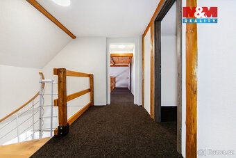 I am exclusively presenting for sale a two-generation house with 7+kk in Šafářské Domky…