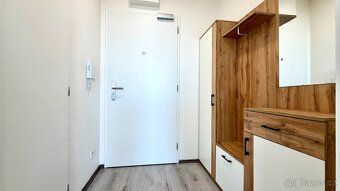 Pronájem zařizeného bytu 1+kk 25 m² se sklepem, ul. Perucká,