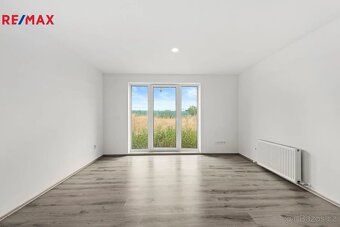 4+kk 124 m² s garáži a vlastni zahradou v soukromé vile, Trn