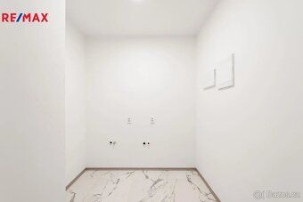 4+kk 124 m² s garáži a vlastni zahradou v soukromé vile, Trn
