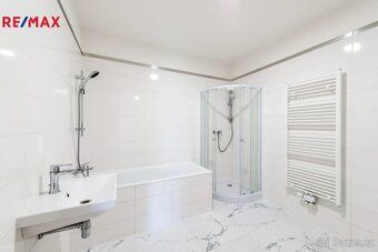 4+kk 124 m² s garáži a vlastni zahradou v soukromé vile, Trn