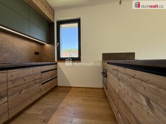 BENEFIT - včetně nové kuchyňské linky a spotřebičů, garážové