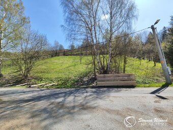 Oferujemy na sprzedaż ogród / łąkę o łącznej powierzchni 1.237 m2 