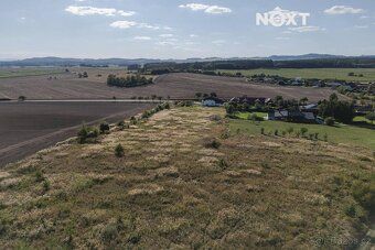 I am exclusively offering for sale a building plot of size 25