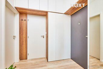 In exclusive cooperation I offer for sale a modern apartment within an upscale residential…