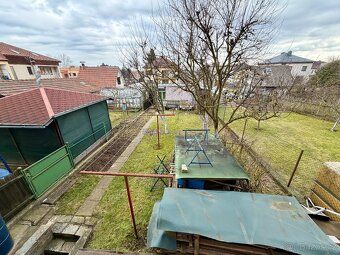 Prodám řadový rodinný dům se zahradou v obci Velký Beranov. 