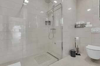 LaHoREAL.eu offers for sale a beautifully furnished luxury villa