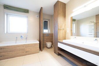 Exkluzivně nabízíme k prodeji moderní bungalov 4+kk s krásno