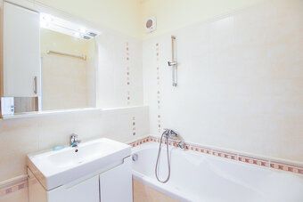K dlouhodobému podnájmu zrekonstruovaný byt 3+kk ve velmi kl