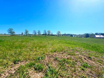 Prodej slunného stavebního pozemku 2 400 m² – Kojatín (okr. 